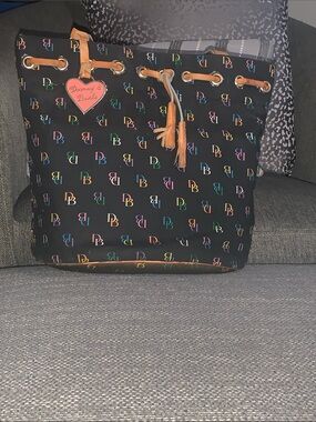 Dooney & Bourke ✨Vintage ✨ Black Rainbow Logo Drawstring Bucket Shoulder Bag